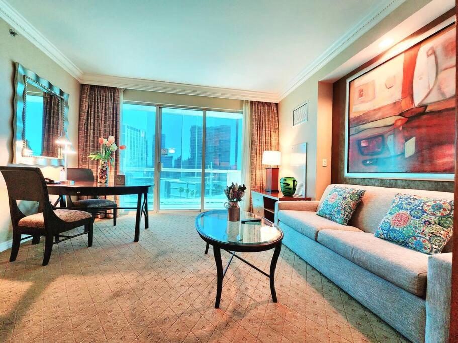 Apartamento The Signature At Mgm Condo! Stunning Strip Views & No Fees!